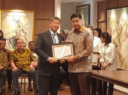 Hari Perumahan Nasional, Ara Bagi-bagi Penghargaan ke Tokoh dan Menteri