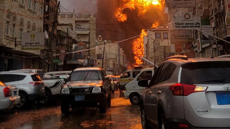 ISRAEL-PALESTINIANS/HOUTHIS-STRIKES Serangan Udara Israel di Sanaa. REUTERS/Stringer