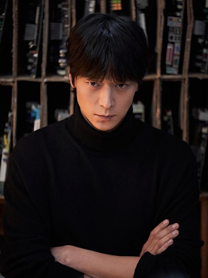 Setelah tiga tahun bergelut dengan dunia modeling, Kang Dong Won memiliki minat terhadap akting dan memutuskan untuk beralih profesi sebagai aktor pada tahun 2003, melalui drama Country Princess.