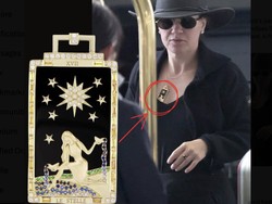 Kelly Clarkson Pakai Kalung Tarot Rp 345 Juta Usai Kematian Mantan Suami