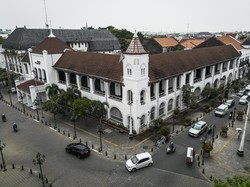 Viral Lagi Ngopi di Kota Lama Semarang, WNA Malah Ngambil HP Pedagang