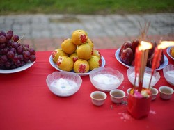5 Persembahan Makanan pada Festival Hantu Ini Punya Makna Mendalam