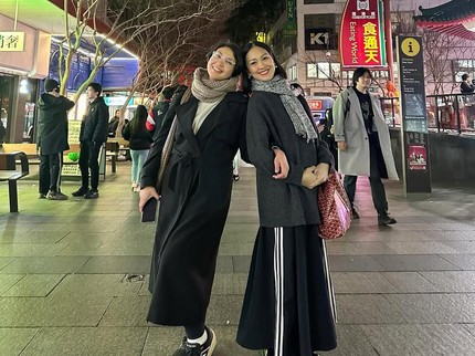 5 Potret Nola B3 Reunian Bareng Lusy Rahmawaty di Sydney, Sebut Sang Sahabat Tak Main Medsos