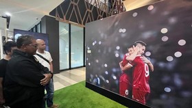 Memeluk Timnas Indonesia di Pameran Foto 90' & Beyond
