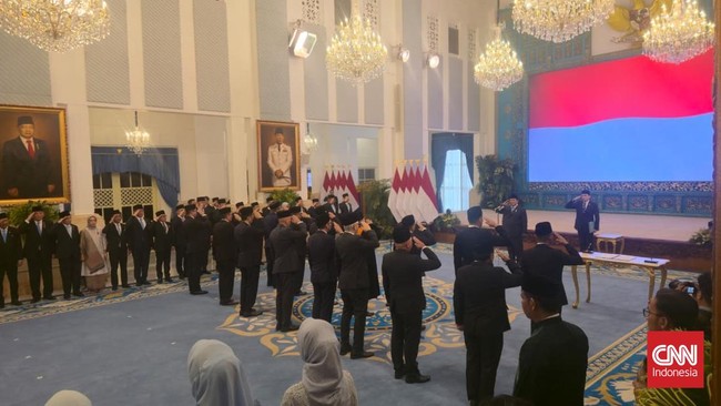 Presiden Prabowo melantik Wakil Menteri KKP Didit Herdiawan sebagai Kepala Badan Otorita Pengelola Pantai Utara Jawa.