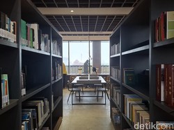 Koleksi Buku-Dokumen Menko Yusril Ditempatkan di FH UI, Dikumpulkan Sejak SMP