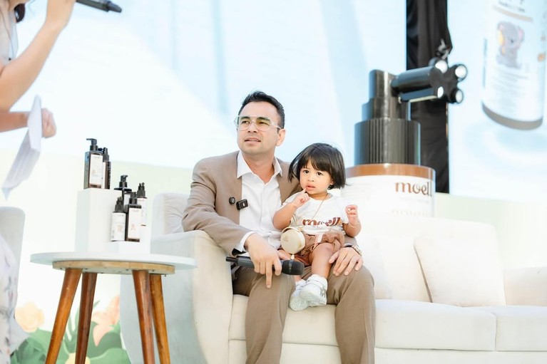 Raffi Ahmad dan Lily Raffi Ahmad dan Lily