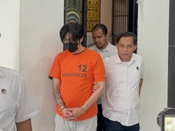 Tampang Suami Pelaku KDRT Istrinya yang Viral Berbaju Tahanan