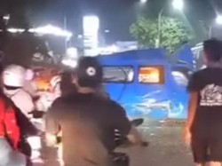 Detik-detik Angkot Berbahan Bakar Gas Meledak di Bogor