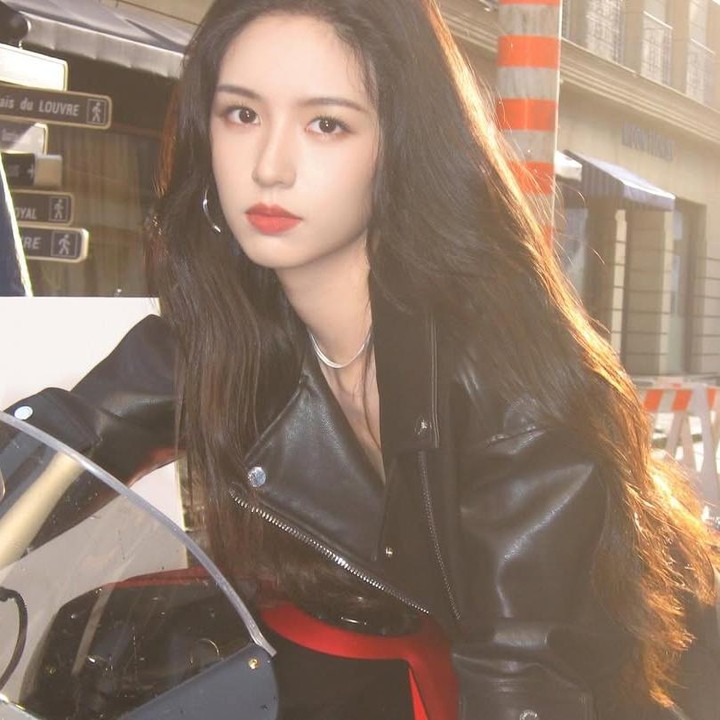 <p>Bunda yang sering menonton drama China mungkin sudah tidak asing lagi dengan perempuan cantik satu ini, bukan? Zhou Ye adalah aktris yang telah meningkatkan popularitasnya lewat beragam drama dan film. (Foto: Instagram@yeahzhoou)</p>