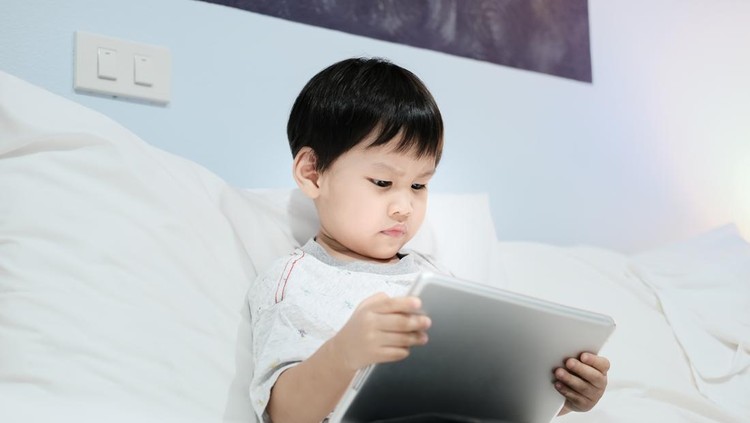 Anak Gen Alpha Lebih Suka YouTube & Twitch daripada TV Anak Gen Alpha Lebih Suka YouTube & Twitch daripada TV