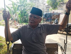 Perjuangan Sunyi Ase di Balik Karatagan dan Hymne Bandung Barat