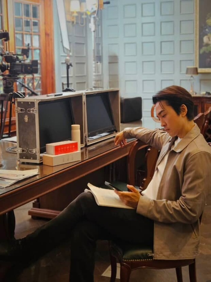 Berkat popularitasnya sebagai bintang 'Hallyu', Song Seung Heon mendapat kesempatan untuk bermain dalam film layar lebar di Cina pada tahun 2015, lewat film 'The Third Way of Love' dan 'Air Strike'/ foto: instagram.com/songseungheon1005