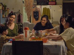 'Andai Ibu Tidak Menikah dengan Ayah' Rajai Netflix, Penulis Siapkan Film Lebaran