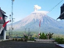 Gunung Semeru Erupsi Lagi, Warga Diimbau Wasapada Potensi Awan Panas