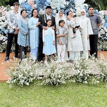 Resmi Punya Ayah Sambung, 7 Potret Ayudia Antar Ibunda ke Pelaminan Menikah Lagi