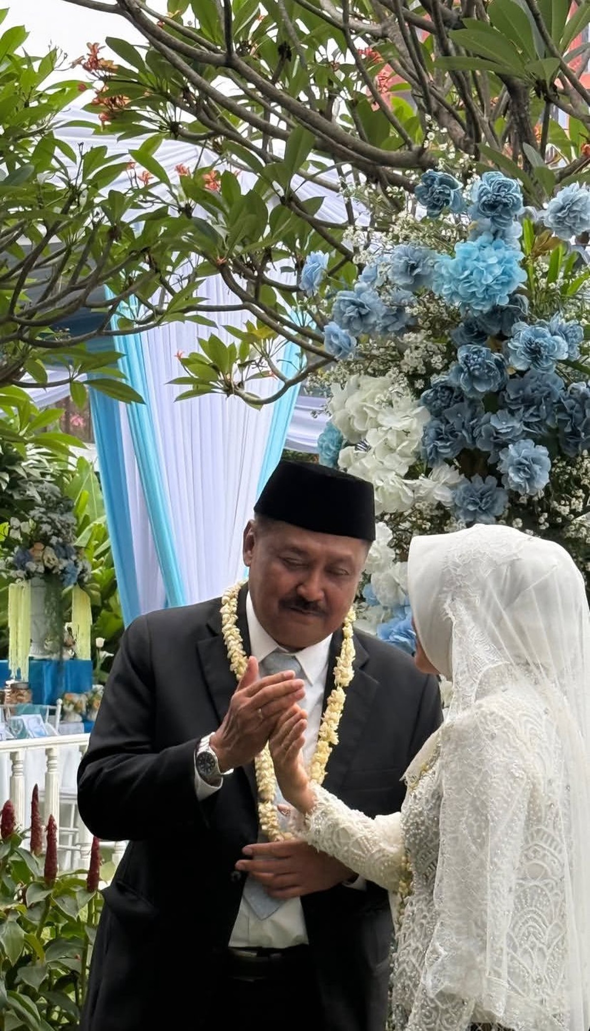 Ibunda Ayudia Bing Slamet