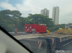 Truk Mogok Picu Kepadatan di KM 9 Tol Surabaya-Gresik Usai Satelit