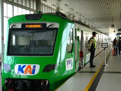 Kacau! Kereta Bandara YIA Dilempari Batu