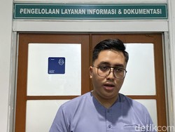Selain Tak Punya Kelamin dan Anus, Riyan juga Tak Bisa Berjalan