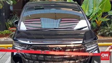 KPK Sita 1 Alphard dan 4 Handphone di Plafon Rumah Noel Ebenezer