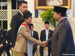 Menkomdigi Meutya Dapat Bintang Mahaputera Utama dari Prabowo