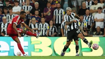 FOTO: Liverpool Menang Dramatis, Pemain 16 Tahun Ngumoha Jadi Pahlawan