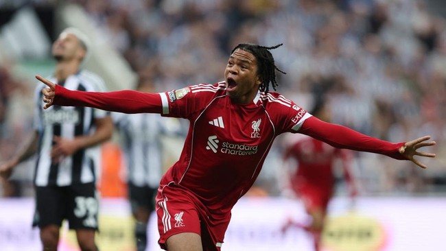 Wonderkid Rio Ngumoha muncul sebagai penentu kemenangan Liverpool saat mengalahkan Newcastle United 3-2 pada pekan kedua Liga Inggris.