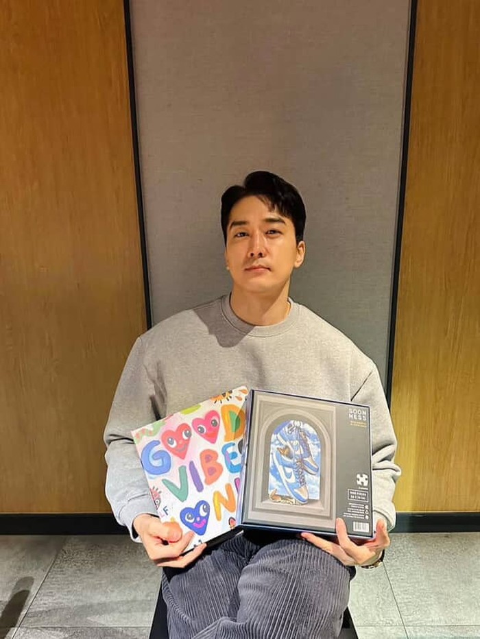 Pada tahun 1999, Song Seung Heon memerankan film layar lebar pertamanya berjudul 'Calla', bersama aktris Kim Hee Sun, yang membuat kemampuan aktingnya makin diakui/ foto: instagram.com/songseungheon1005