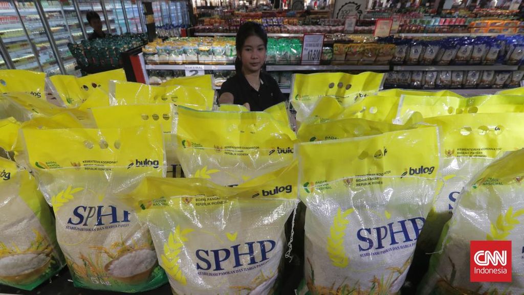 Bulog Rem Penyaluran Beras Murah SPHP di Sentra Produksi