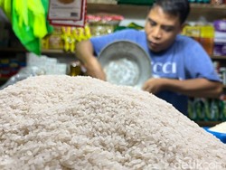 Beras Premium Menghilang di Purwokerto, Harga Beras Medium Terkerek