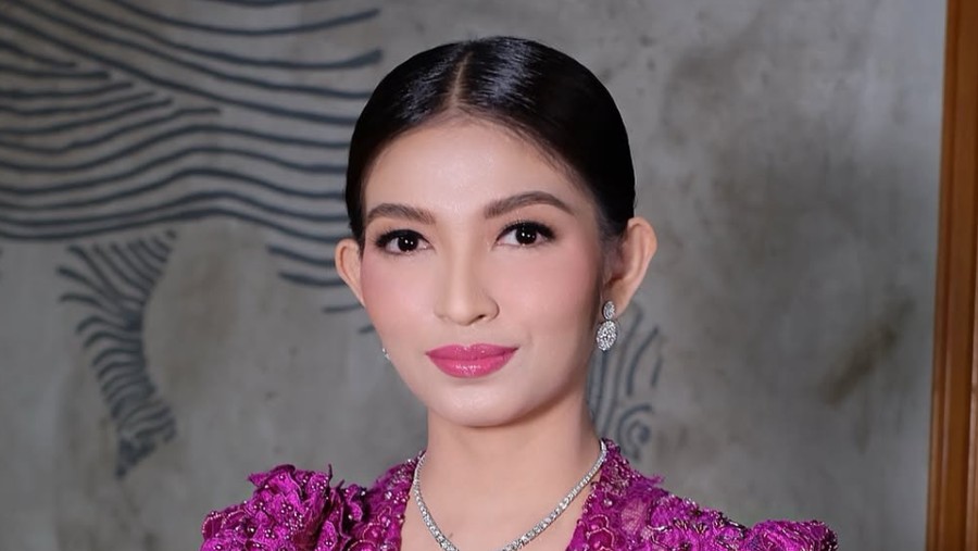 Selvi Ananda di tedhak siten Bebingah