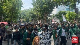 Demo Kecam DPR Depan DPRD Sumut: 39 Ditangkap, 6 Polisi Luka