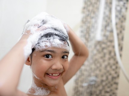 7 Rekomendasi Shampo Anti Jamur untuk Anak, Aman untuk Kulit Kepala Si Kecil & Lembut