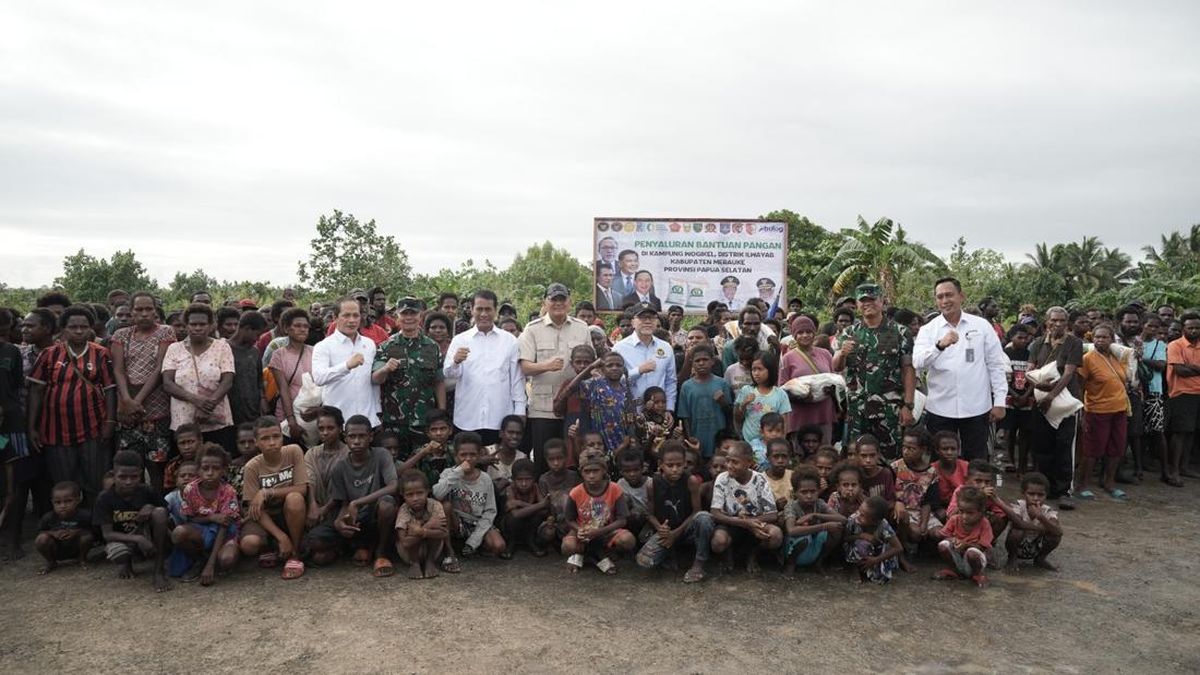 Bulog Salurkan Bantuan Pangan ke Kampung Wogekel dan Wanam di Papua