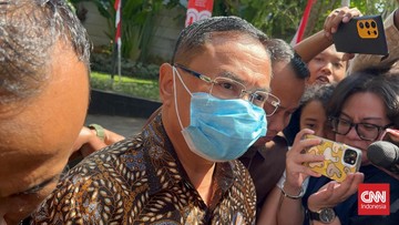 Bupati Pati Sudewo Irit Bicara saat Tiba di Kantor KPK