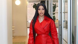 Cardi B Ubah Tali Pusar Bayinya Jadi Liontin Emas