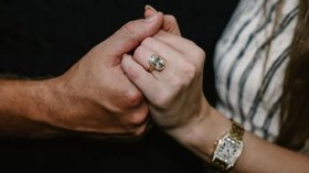 Curi Perhatian, Berapa Harga Cincin Tunangan Taylor Swift?