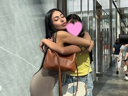 Denada dan Tantangan Membesarkan Aisha yang Beranjak Remaja