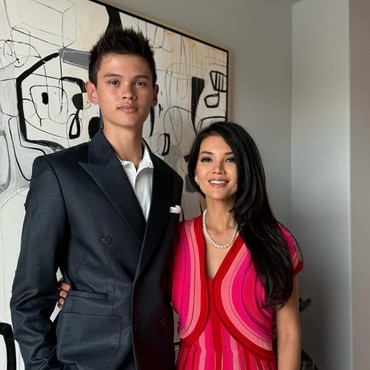 Anak Diterima di Boston University, Ini 7 Potret Farah Quinn Temani Armand Jelajahi Kampus