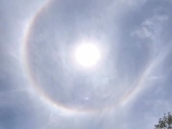 Fenomena Halo Matahari Muncul di Langit Depok, Begini Penjelasan BMKG