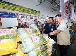 Gerakan Pangan Murah, Polda Jatim-Bulog Salurkan 2 Ton Beras Rp 11 ribu