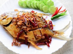 3 Resep Ikan Bawal Berbumbu Lezat buat Ide Makan Siang