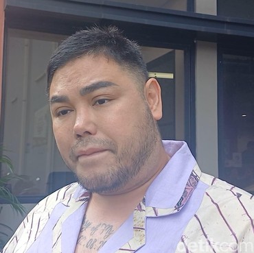 Konsisten Lakukan Aksi Kemanusiaan, Ivan Gunawan Rutin Berbagi Makanan