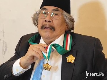 img-title Jaja Miharja Kaget Terima Penghargaan, Pernah Dibayar Telur Asin Saat Manggung