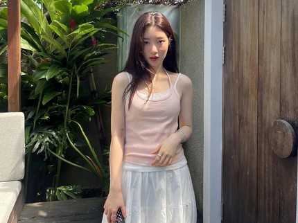 5 Potret Jung Chae Yeon Bintang Drakor Beyond the Bar Liburan di Bali