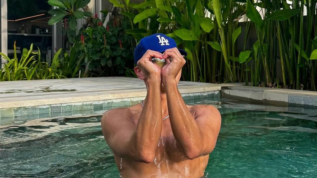 Jun&period;K 2PM liburan ke Bali