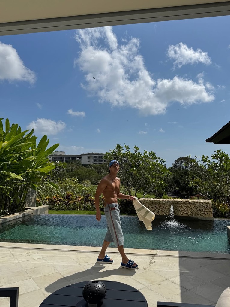 Jun.K 2PM - Insertlive.com Jun.K 2PM liburan ke Bali
