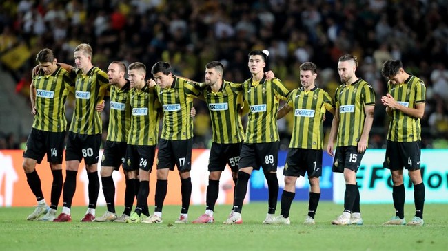 Video Pemain Kairat Girang Bertemu Madrid Kairat Almaty merayakan drawing Liga Champions, bertemu Real Madrid, Arsenal, dan Inter Milan. Ini adalah debut bersejarah klub Kazakhstan itu di kompetisi.