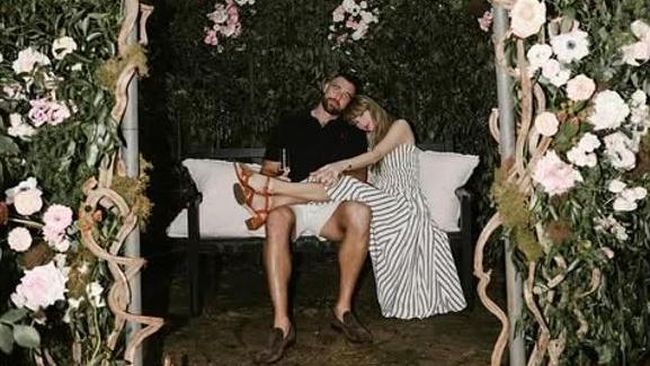Taylor Swift Bakal Sulap Rumah Jadi Taman Bunga demi Pernikahan